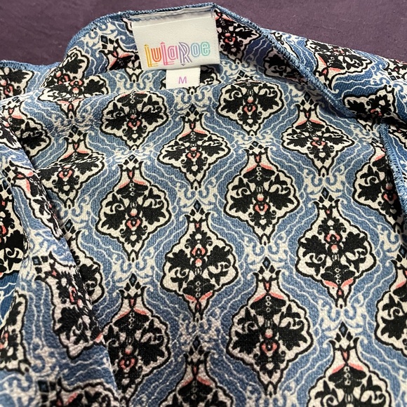 LuLaRoe Blue Pattern Shirley Kimono size Medium - Picture 5 of 5